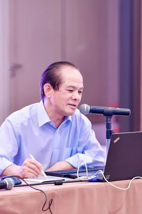 华民,孔爱国,刘杰三位教授在课程中,聚焦商道与人文